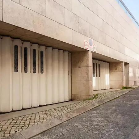 Guestready - Gorgeous Near Santa Justa Lift Appartamento Lisbona